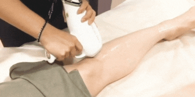施術足